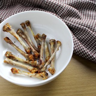 can german shepherds eat chicken bones