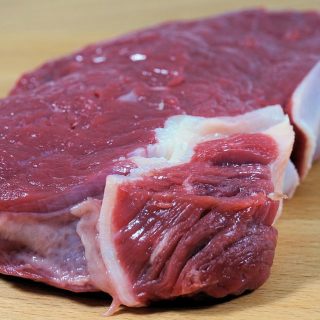 can german shepherds eat raw meat